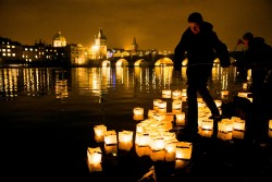 Řeka přání - lampionová benefice Letního domu