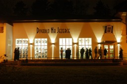 Divadlo Na Jezerce